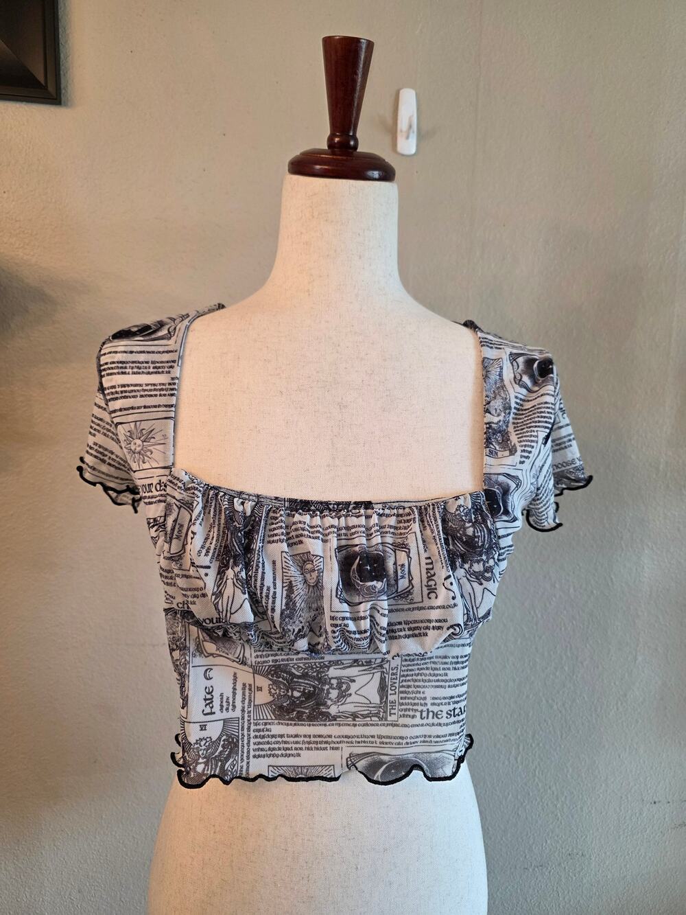 Topshop Women's Cropped Sheer Tarot Card Witchy Celestial Top SZ 6